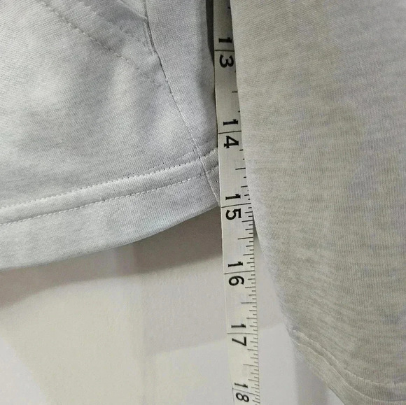 Womens under armour lightweight full zip jacket! - Picture 5 of 5